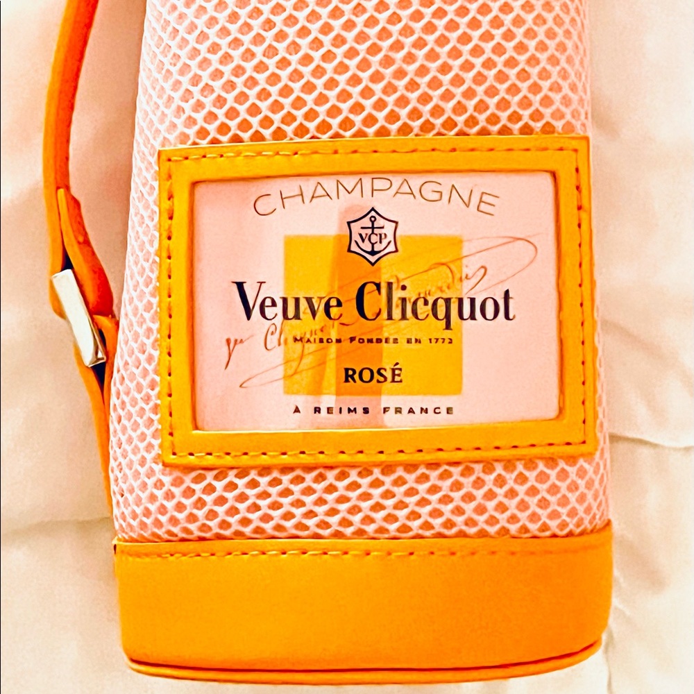 ⭐️LIMITED EDITION COLLECTABLE⭐️VEUVE CHAMPAGNE THERMAL ZIPPER BOTTLE JACKET+GIFT - Picture 13 of 16